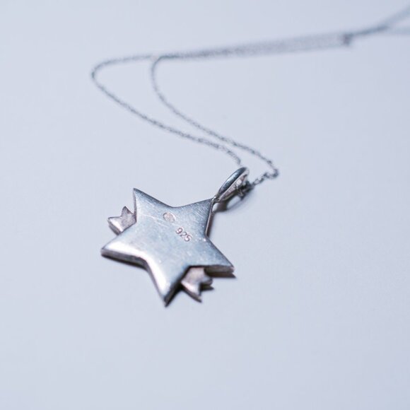 Christian Dior Star Charm Necklace - Picture 4 of 4